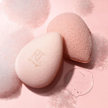 Load image into Gallery viewer, Real Techniques Miracle Cleanse Sponge, Facial Cleansing Beauty Sponge, Deep Cleansing and Exfoliating, 1 Count
