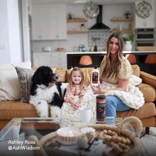 Load image into Gallery viewer, Weiman Leather Wipes (2 Pack) Clean Condition prevent Cracking Or Fading Leather
